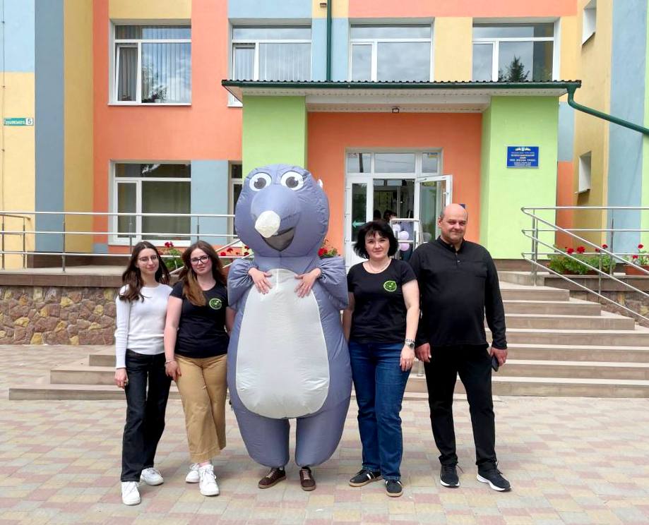 Команда хіміко-біологічного факультету, яка надихала учнів ліцею любити науку.